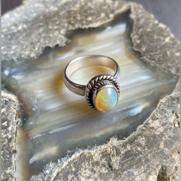 Genuine Ethiopian Opal Gemstone Ring, 925 Sterling Silver - Picture 4 of 16